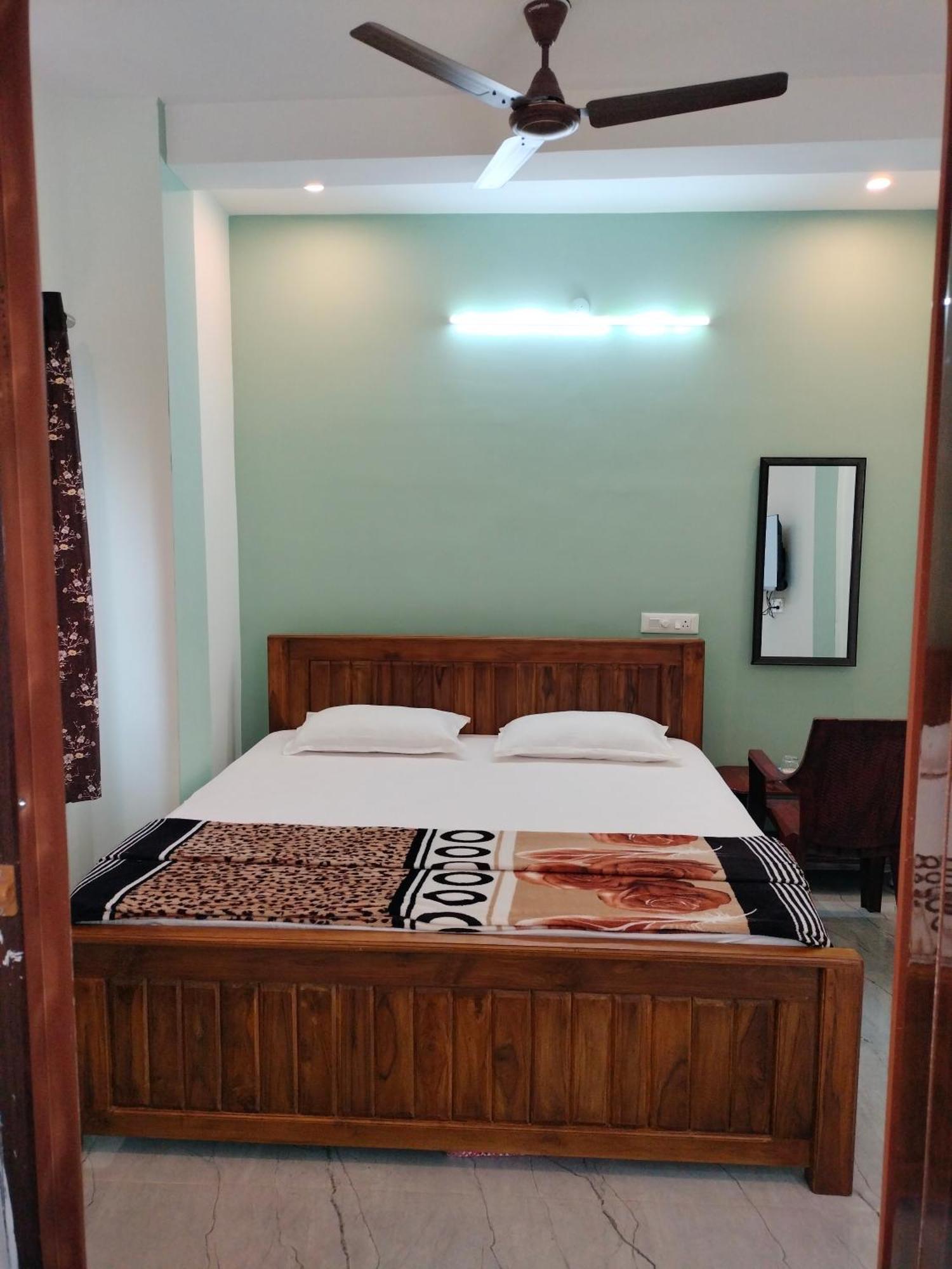 Отель Teja Residency Alandurai Экстерьер фото